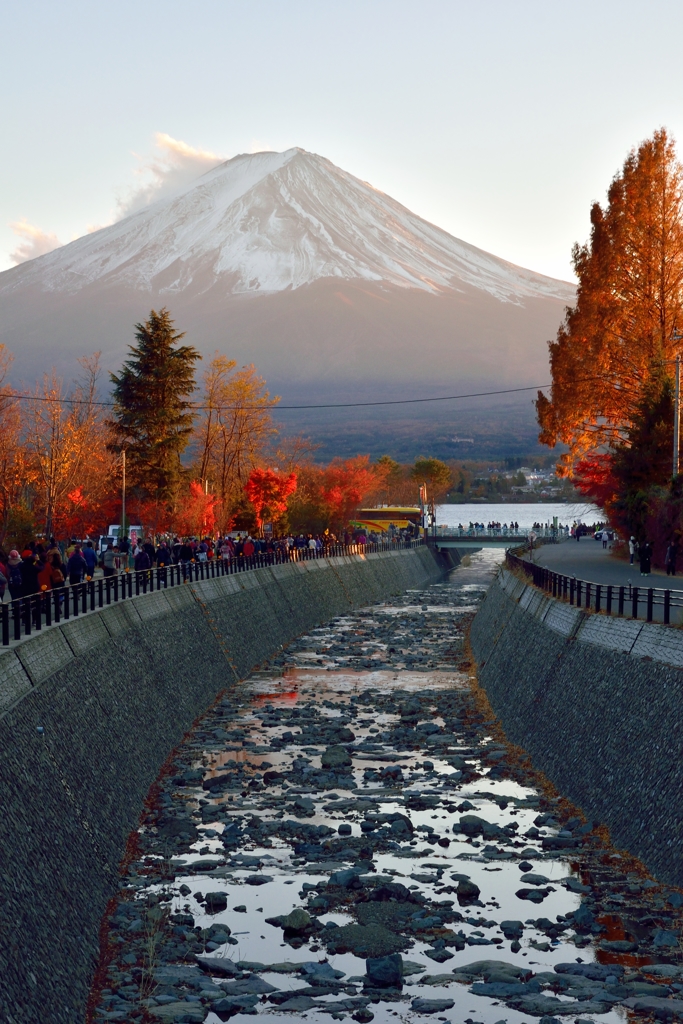 秋深まる富士