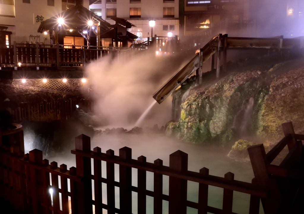 湯畑　〜夜のダークグリーン part2〜