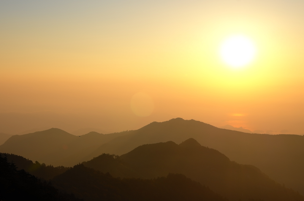 大台ケ原の朝日