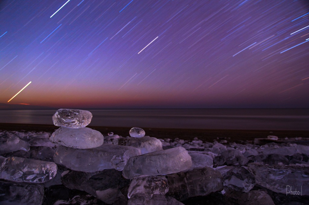 星空の下に輝く