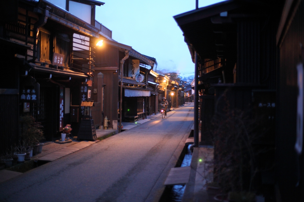 雪のない高山