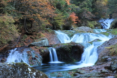 おしどり隠しの滝