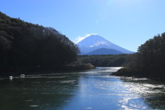 富士とワカサギ釣り