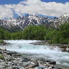 白馬山雪解けの渓流