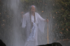 滝行