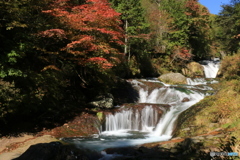 おしどり隠しの滝