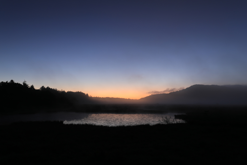 湿原の夜明け