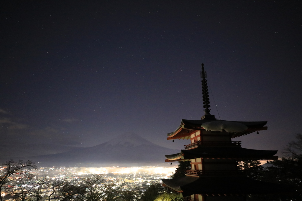 未明の忠霊塔