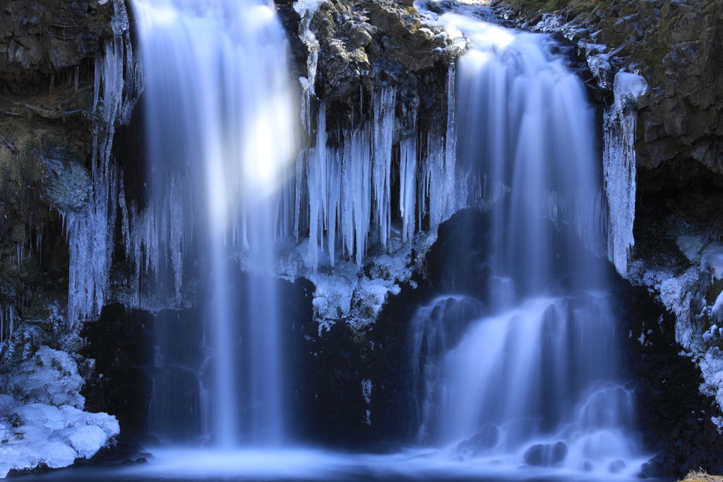 厳冬の滝