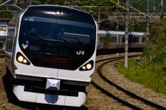 2015/05/02/E257系M103編成　猿橋駅にて