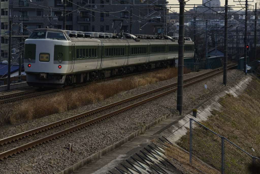 2016/12/29/N102編成 あずさ81号(送り込み) 小名路踏切にて