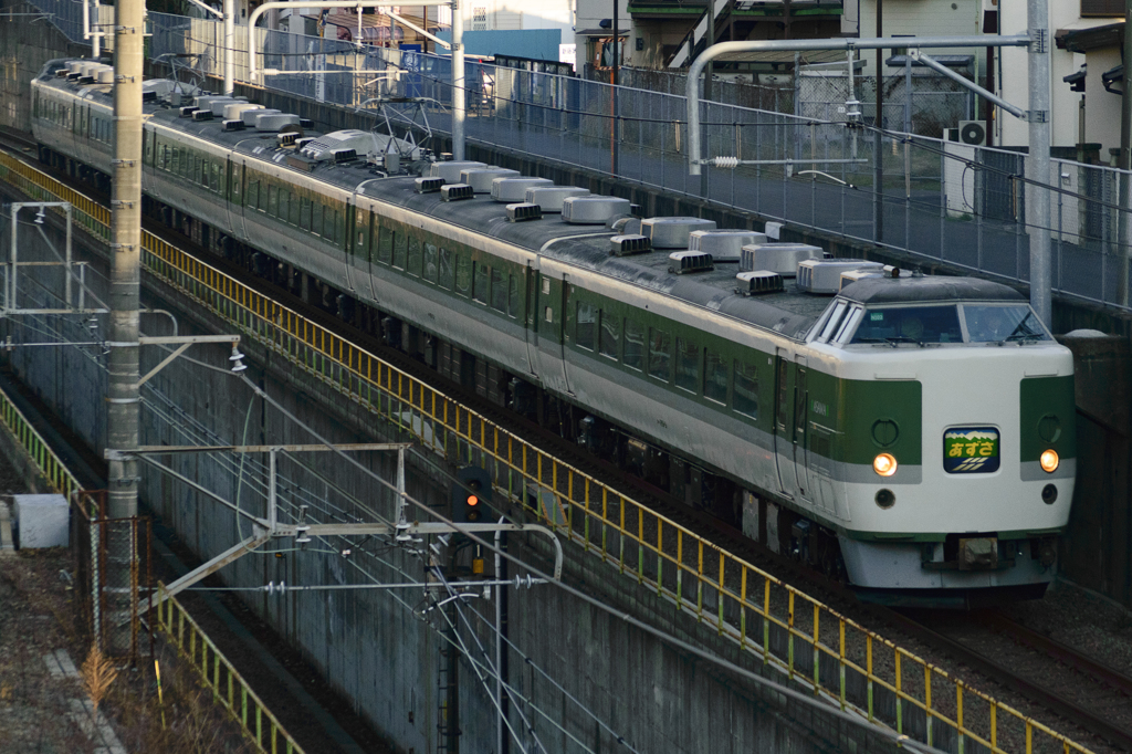 2015/12/31/189系N102編成 あずさ85号 戸倉陸橋にて