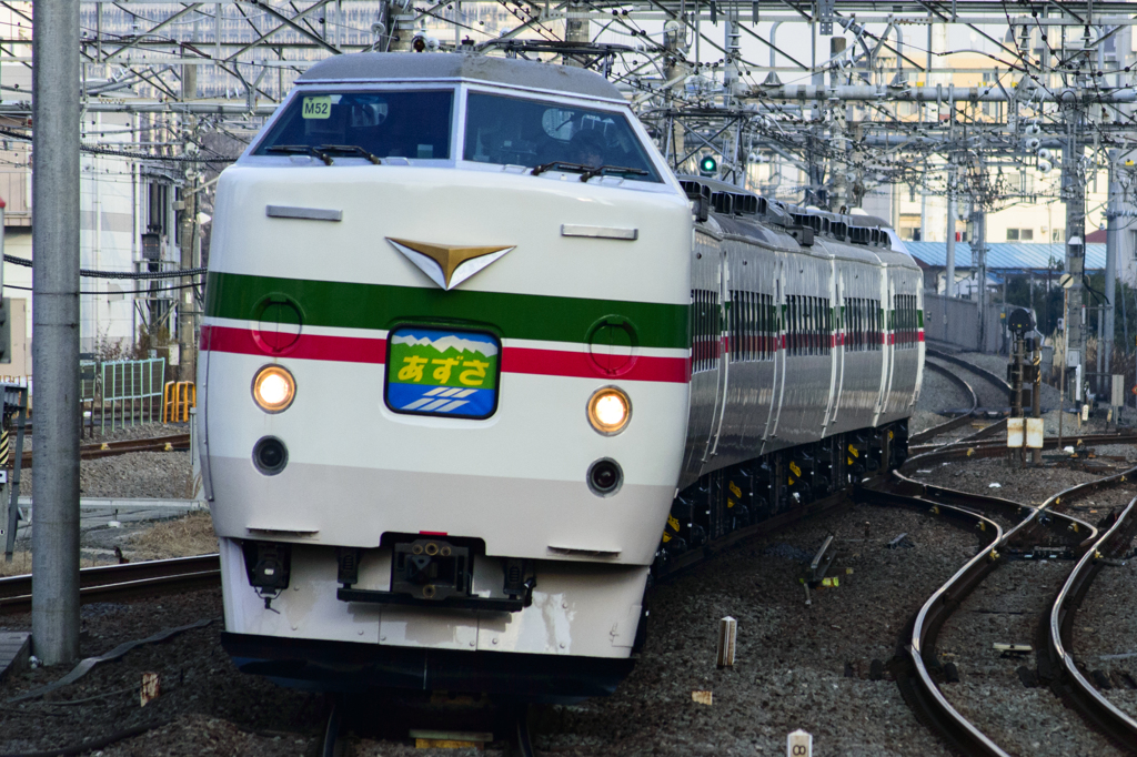 2014/12/30/M52編成グレードアップあずさ　あずさ85号　立川駅にて
