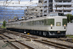 189系N102編成フォーク夢列車送り込み② 甲府駅にて(レタッチ写真)