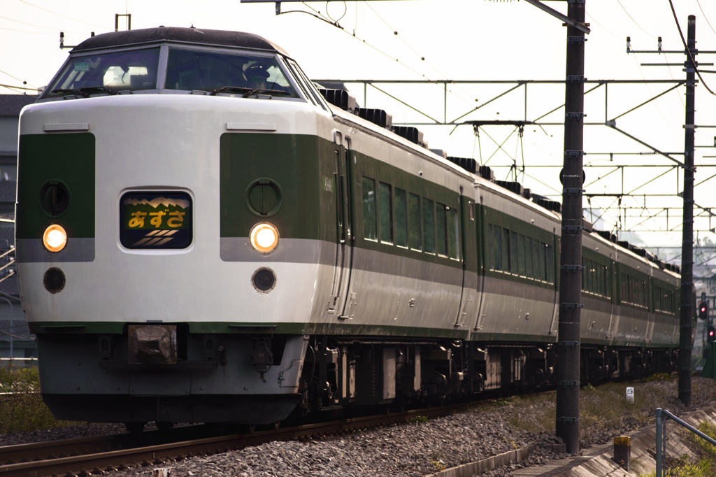 2015/10/10/189系N102編成 あずさ71号 小名路踏切にて