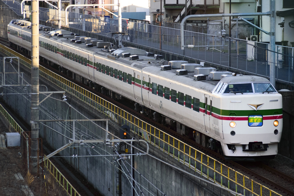 2015/12/30/189系M52編成 あずさ85号 戸倉陸橋にて