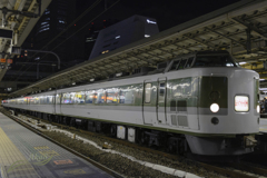 2016/03/10/N102編成 ムーンライト信州81号 新宿駅にて