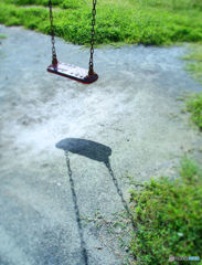 ②公園　ブランコ。