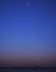 おつきと　うみと　ふねと・・・