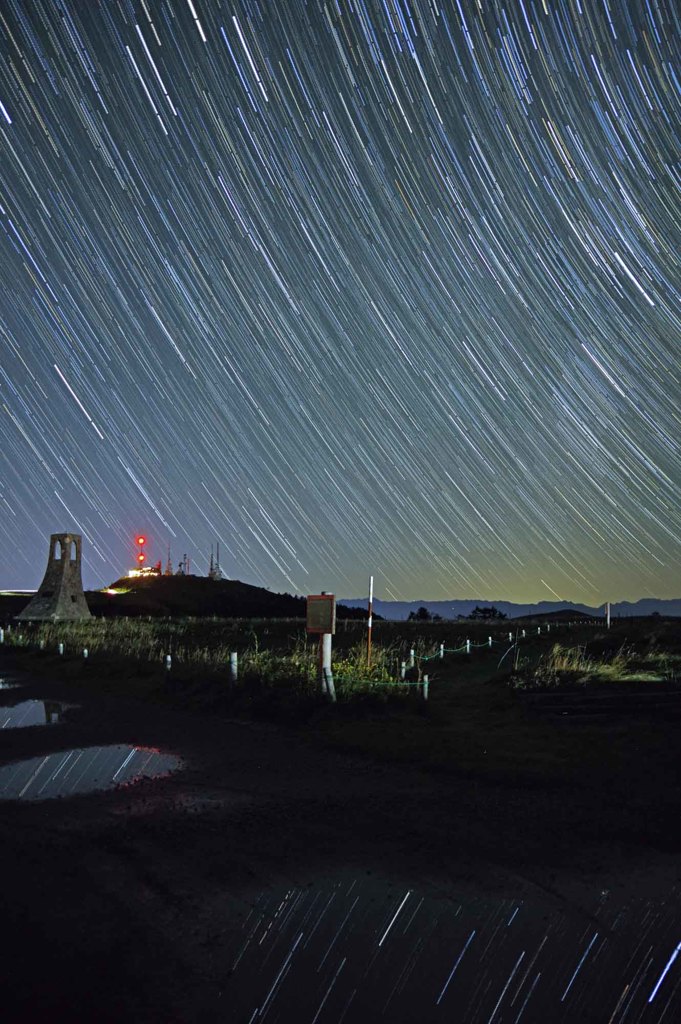 美しの塔水たまり星軌跡