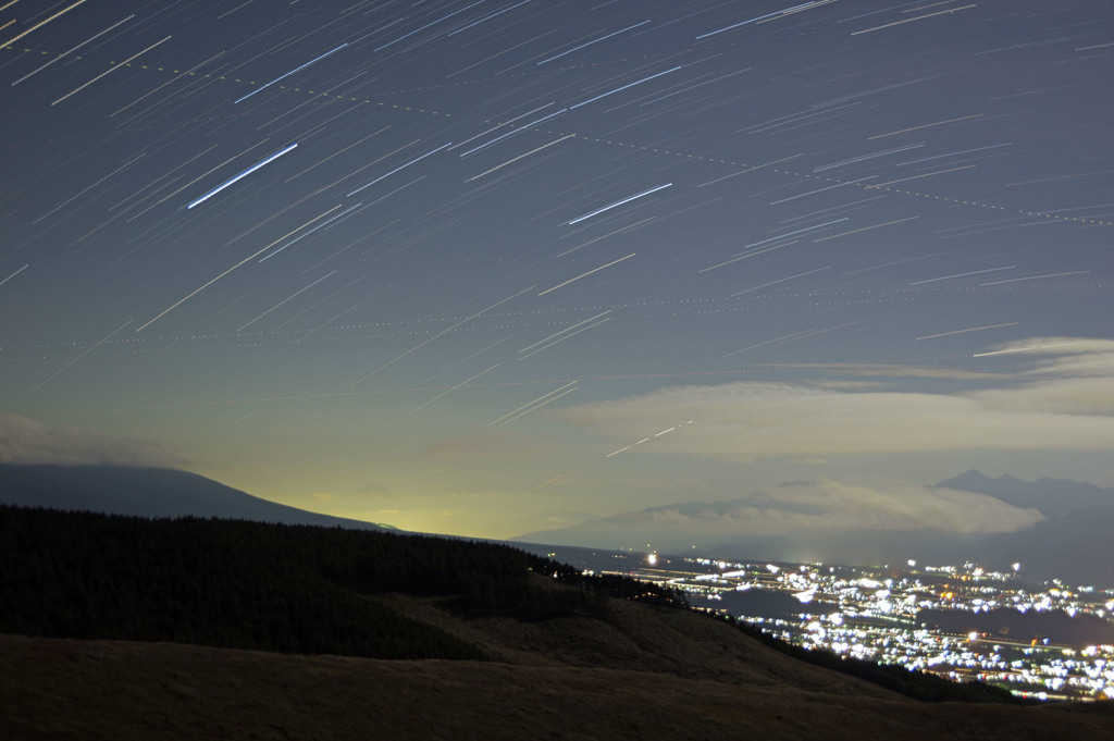 八ヶ岳横富士山遠景星軌跡