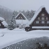 雪降る白川郷