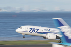 B787