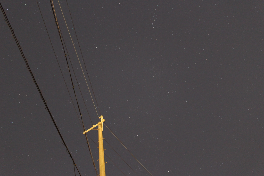 星と電柱
