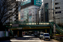 歩道橋の二人