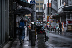 すり抜ける