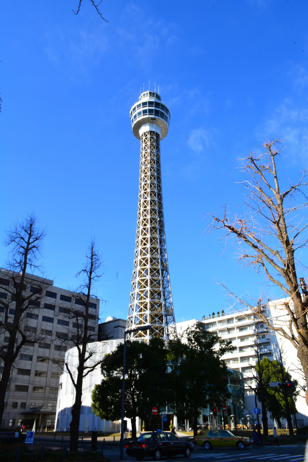 横浜マリンタワー