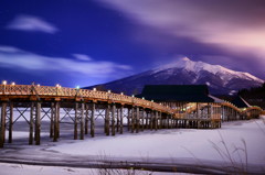 冬季限定の津軽富士ライトアップ
