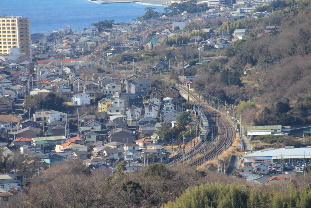 吾妻山公園から・・東海道線