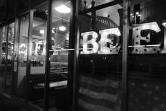 BEE●