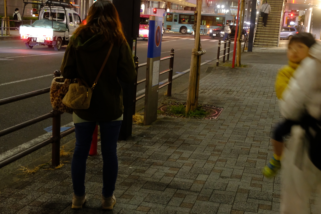 夜を急ぐ