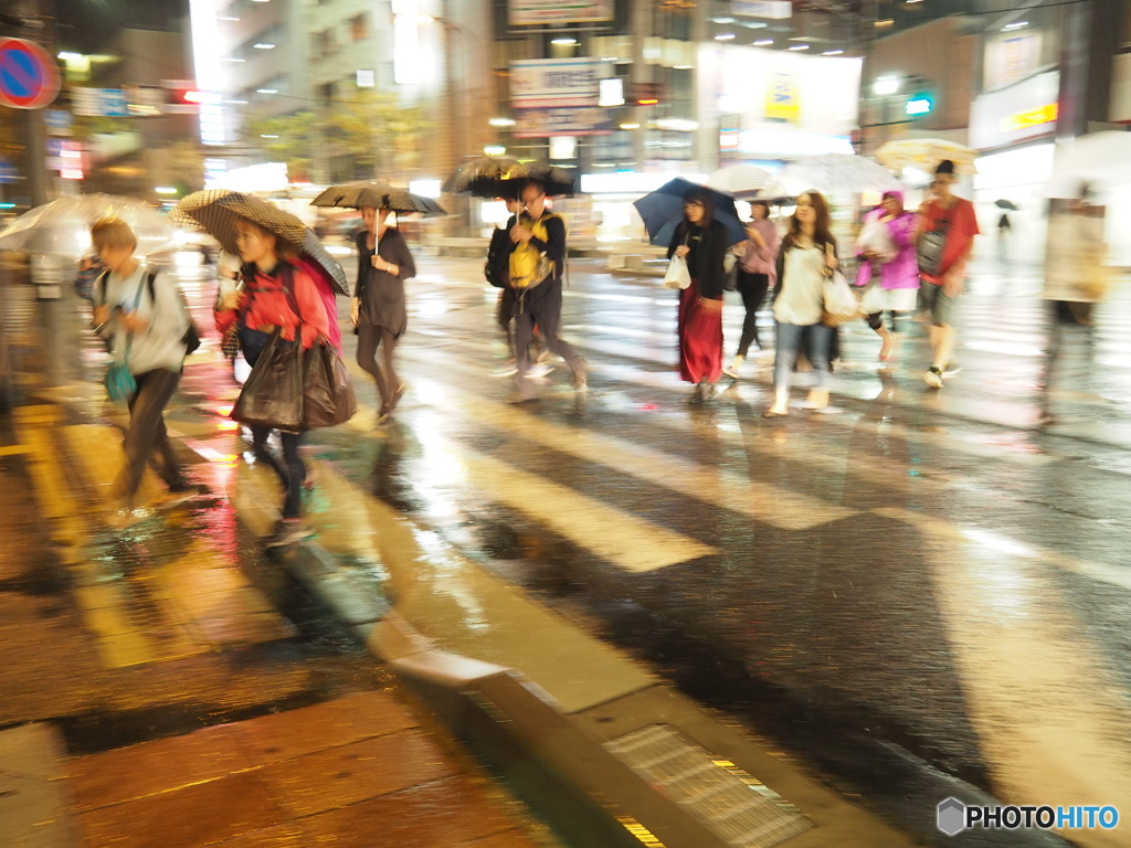 雨の奈良駅前03