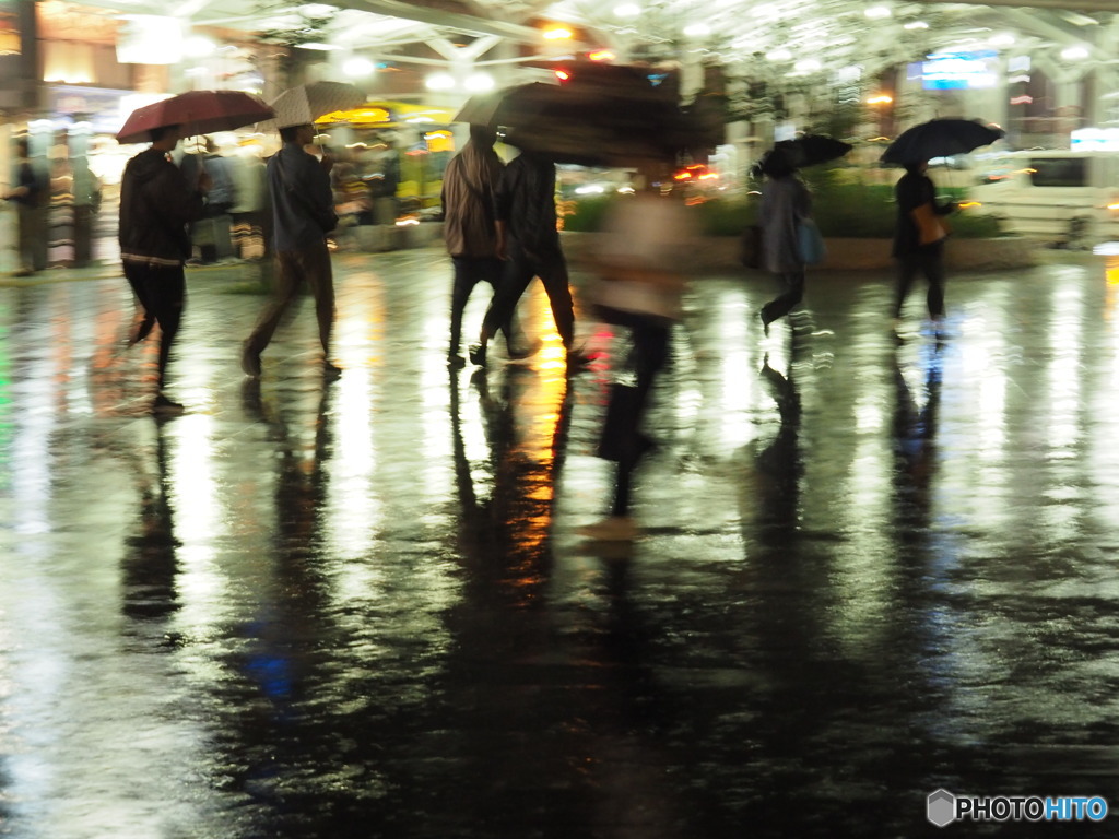 雨の奈良駅前04