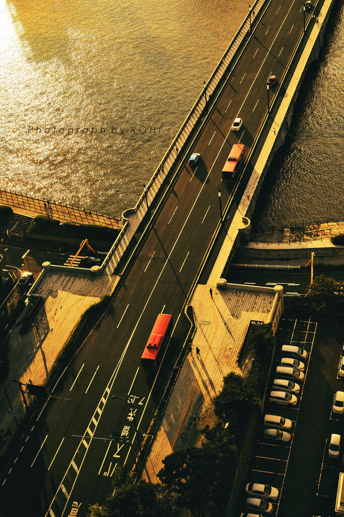 Notes on their way to Gold