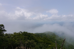 雲わたる尾根