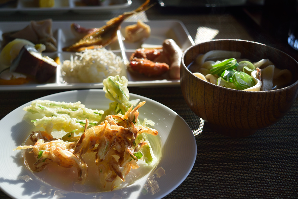 朝食