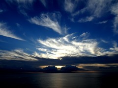 朝の海
