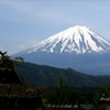 富士と古民家