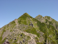 西穂独標から西穂山頂を望む 西穂独標から西穂山頂を望む