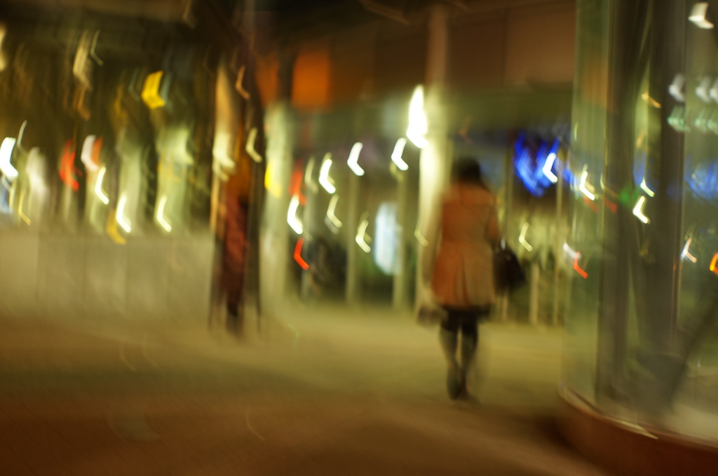 ねぇキミ『左に往けっ!』って誰かが言ってるよ！