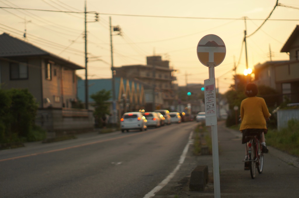 すべてが夕陽色に染まる時間