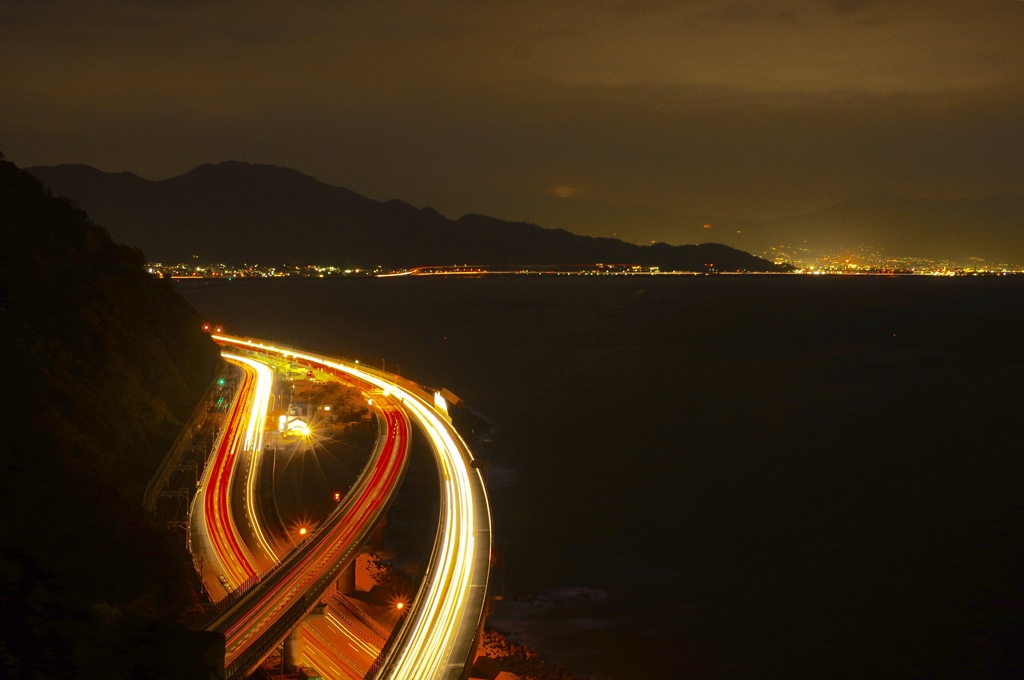 さった峠から見る駿河湾の夜景