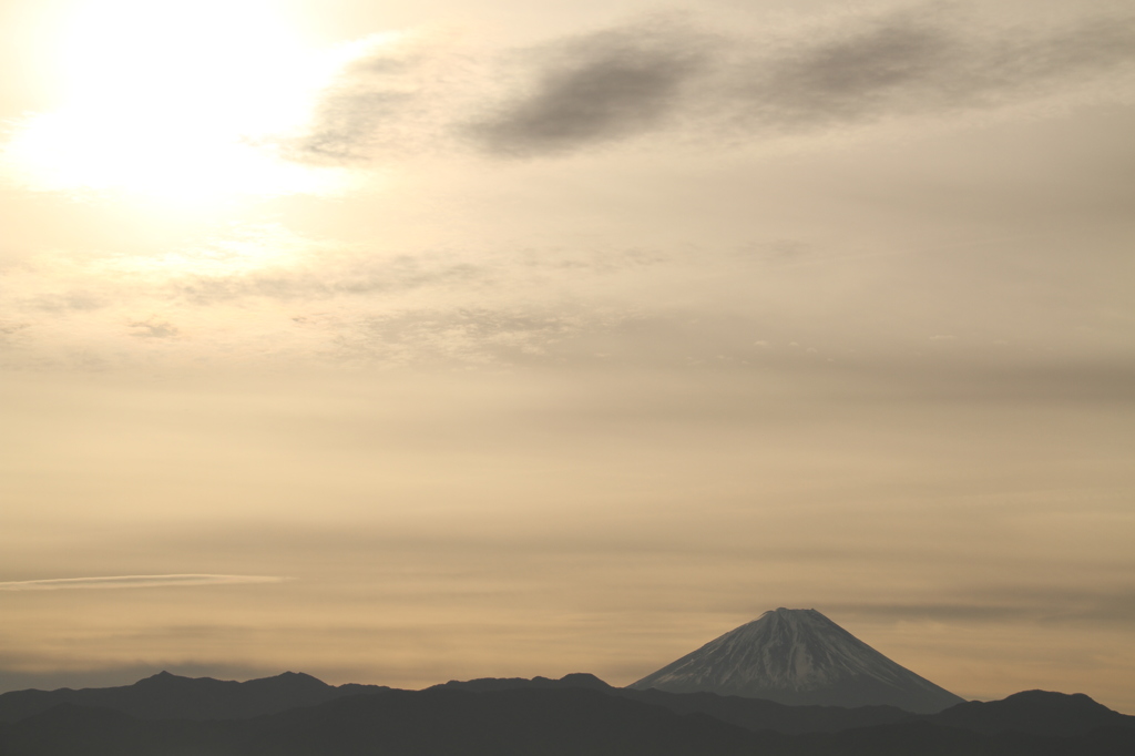 晩秋の朝の空