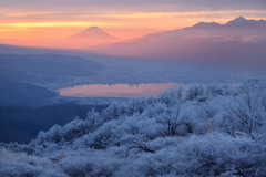 氷結の夜明け