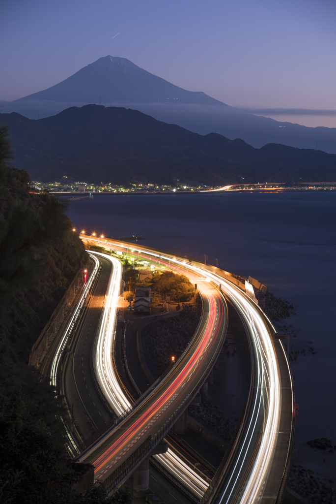 夜明けの東海道