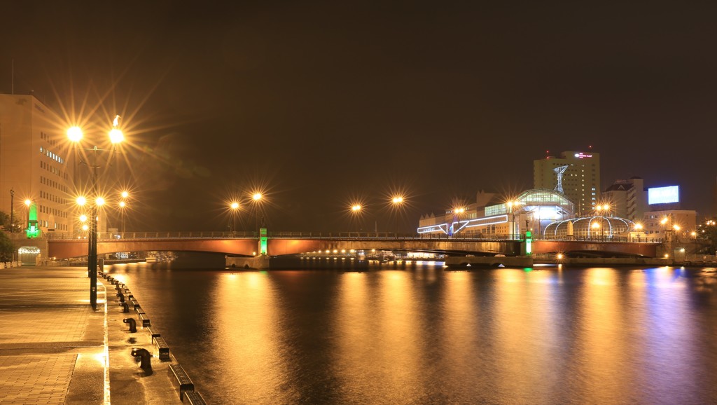 幣舞橋(夜)